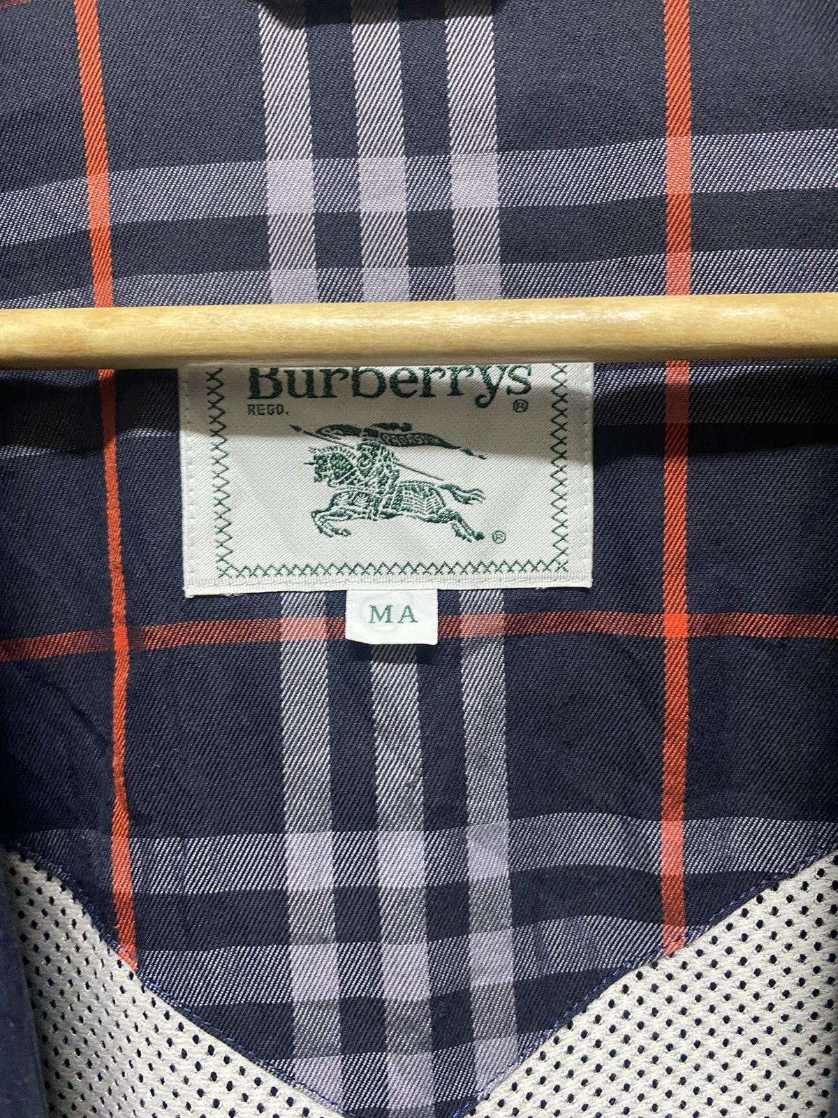 Burberry Vintage Burberry Full Zip Light Jacket Size US M / EU 48-50 / 2 - 15 Thumbnail