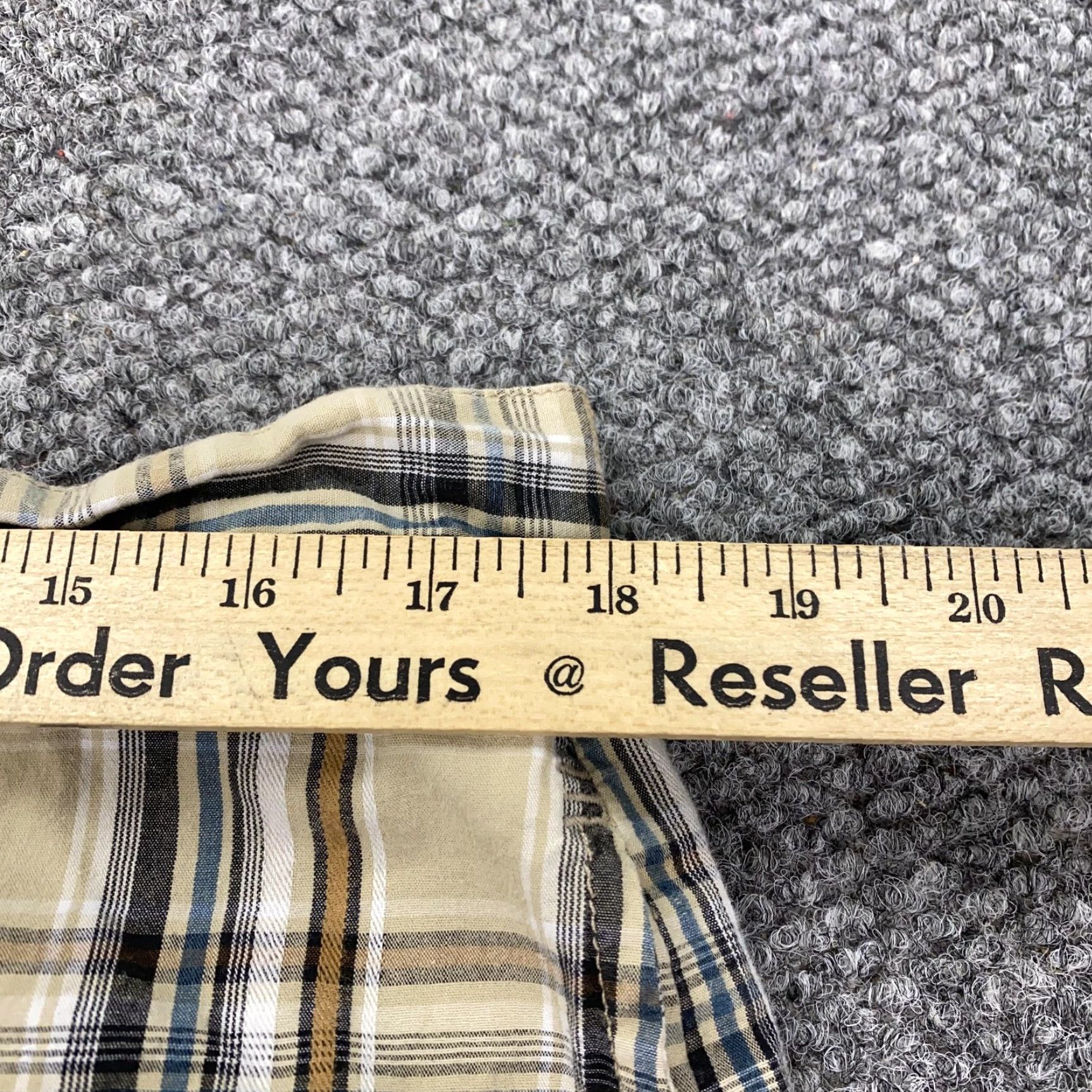 Vintage CANterbury of New Zealand Chino Shorts Mens 36 Beige Plaid Casual Cotton Size US 36 / EU 52 - 5 Thumbnail