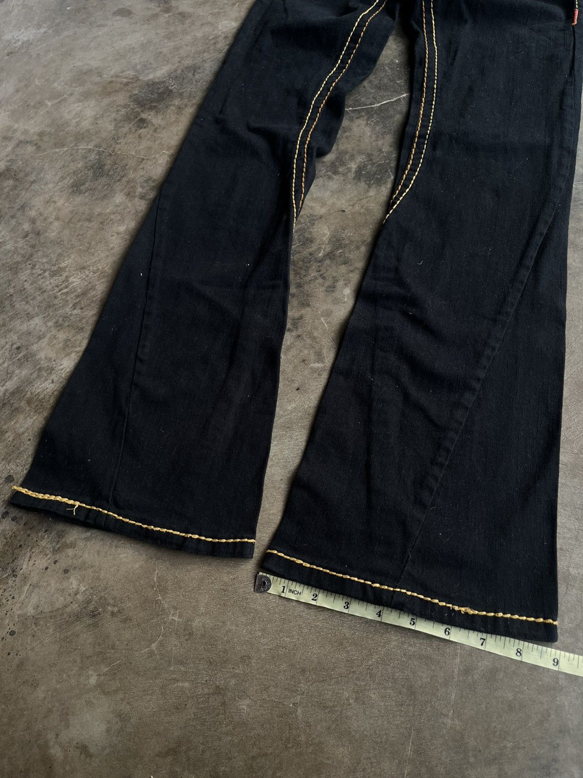 If Six Was Nine TRUE RELIGION BLACK FLARE BOOTCUT DENIM JEANS PANTS PATTERN Size US 26 / EU 42 - 16 Thumbnail