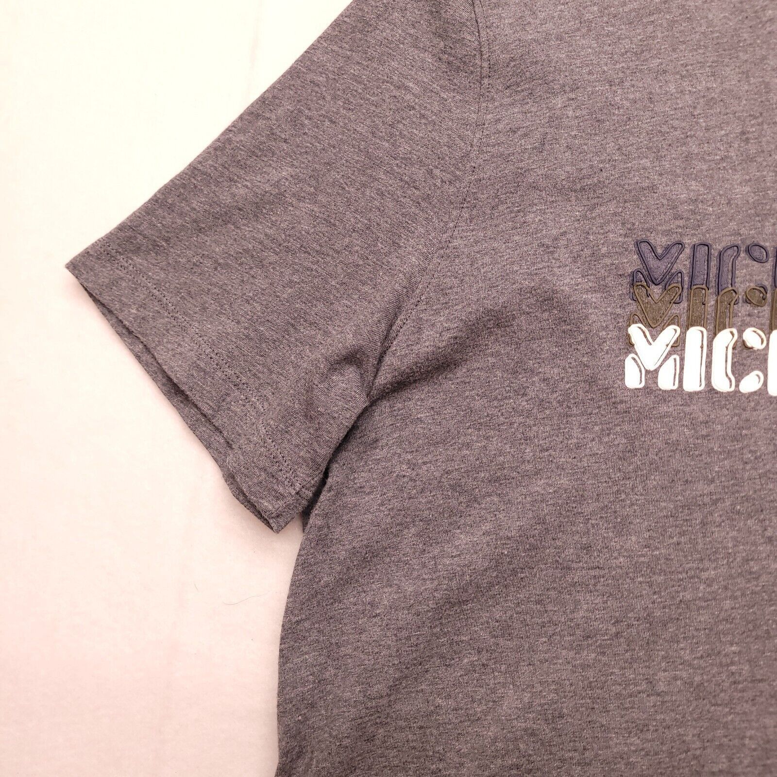Michael Kors Michael Kors Casual Pullover Graphic T Shirt Men Size L Gray Size US L / EU 52-54 / 3 - 5 Thumbnail