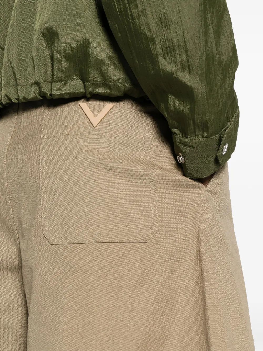 Valentino o1y0525 Short in Khaki Size US 32 / EU 48 - 3 Thumbnail