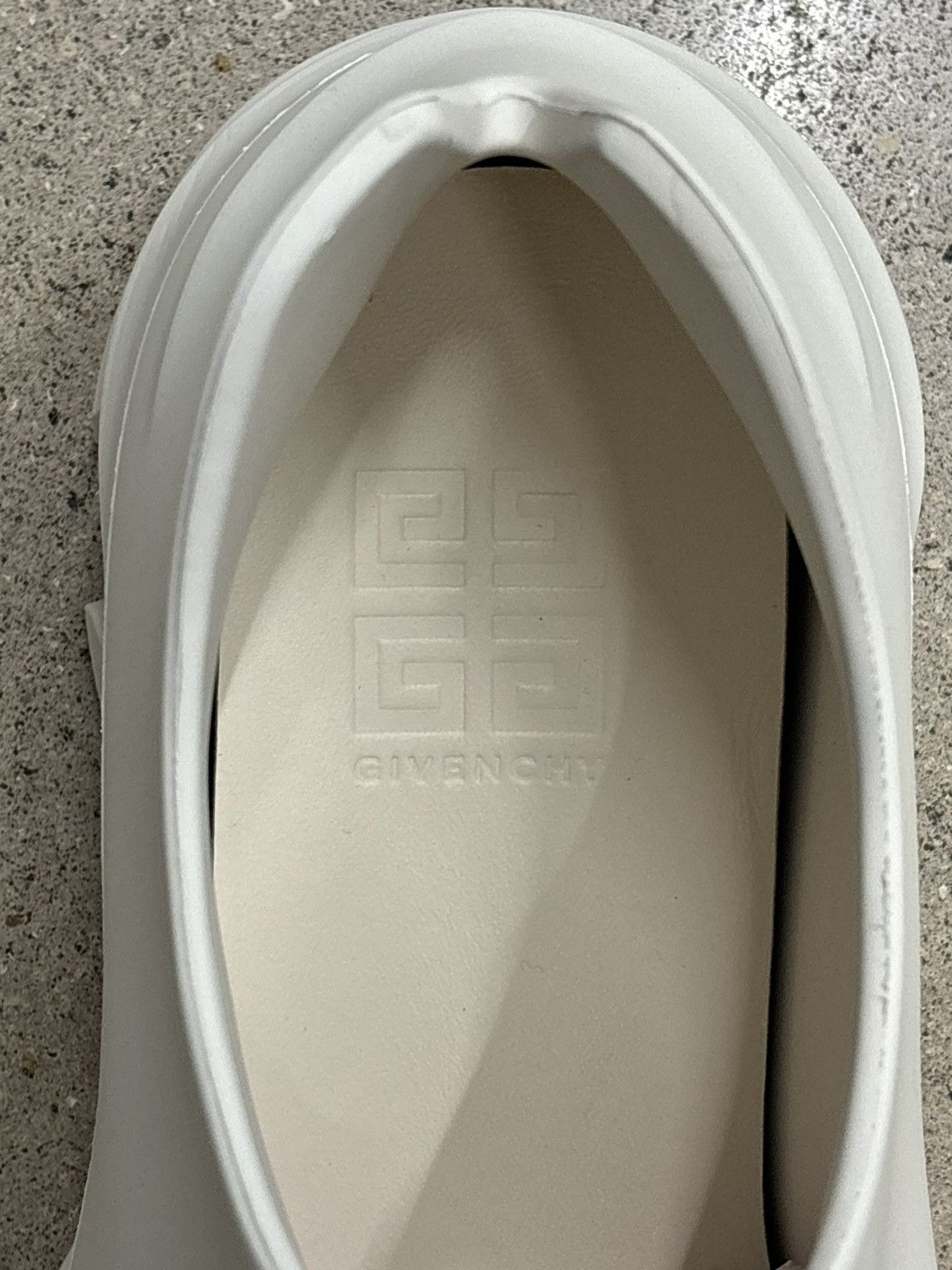 Givenchy Givenchy Show Low Shoe Ivory Size US 8 / EU 41 - 8 Thumbnail
