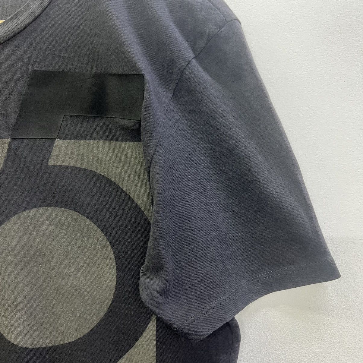 Armani Exchange ARMANI EXCHANGE 5th Anniversary JAPAN Commemorative Tshirt Size US S / EU 44-46 / 1 - 7 Thumbnail