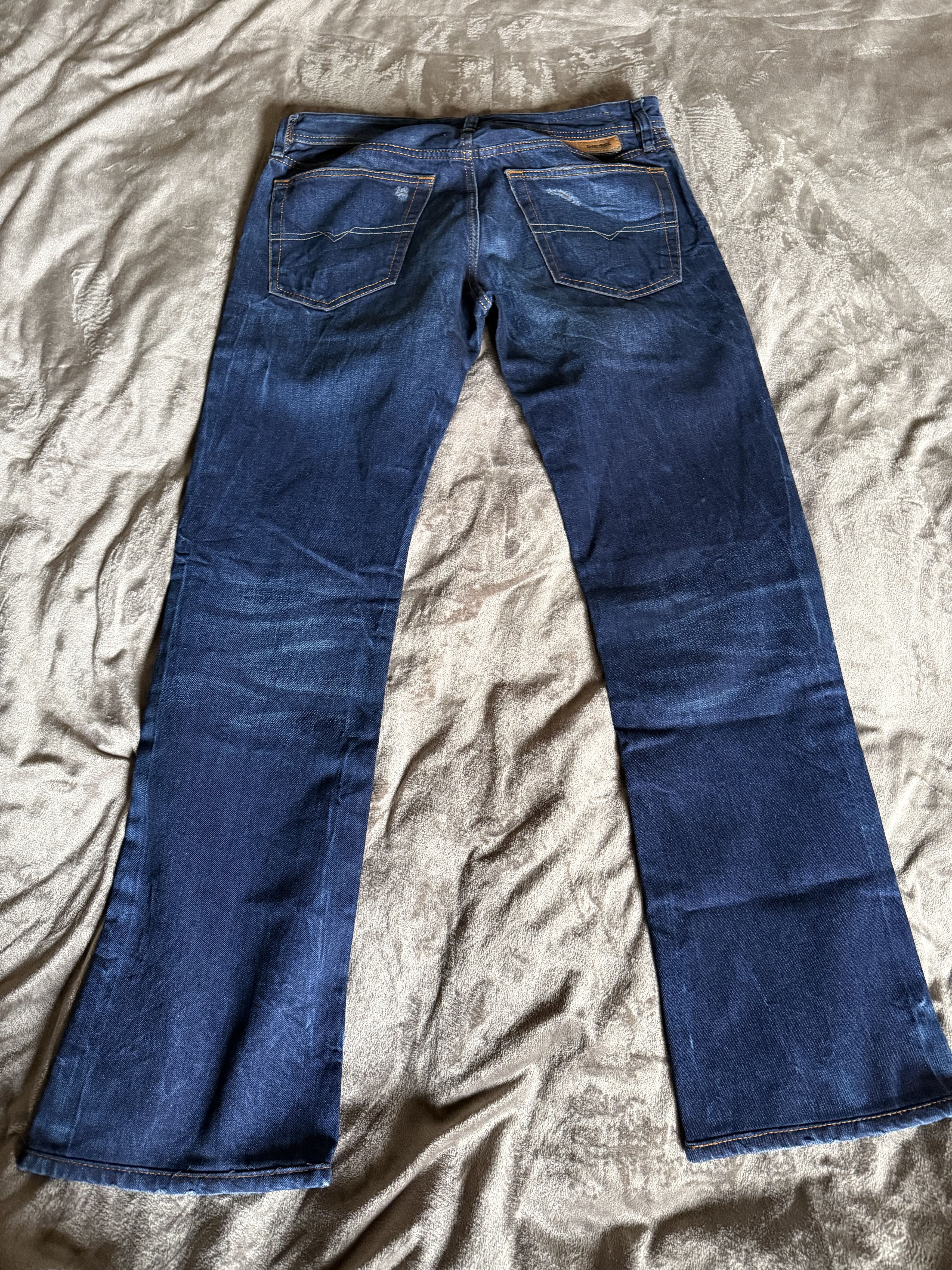 Diesel Black Gold Diesel Regular Slim Bootcut, RED Weft Size US 31 - 13 Thumbnail