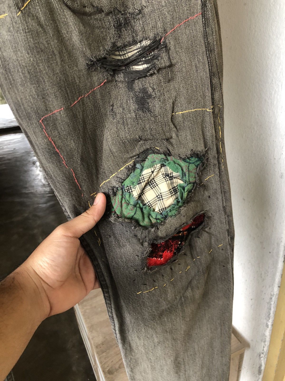 Levi's Rare❗️Vintage 90s Levis 501 Distressed Multi Patches Jeans Size US 32 / EU 48 - 4 Thumbnail