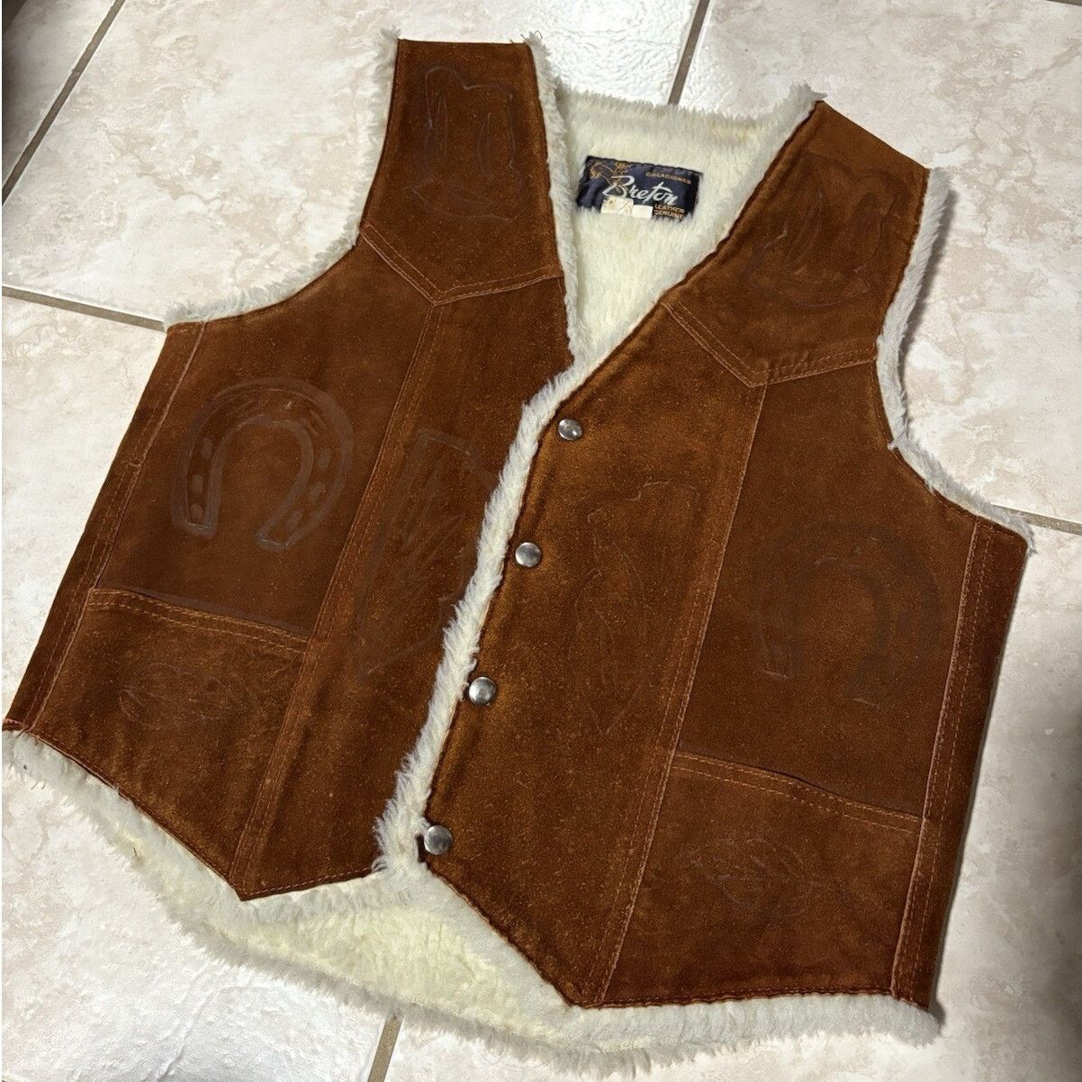 Vintage Vintage 1970s Sherpa Lined Leather Vest Pyrography Graphic Size US M / EU 48-50 / 2 - 1 Thumbnail