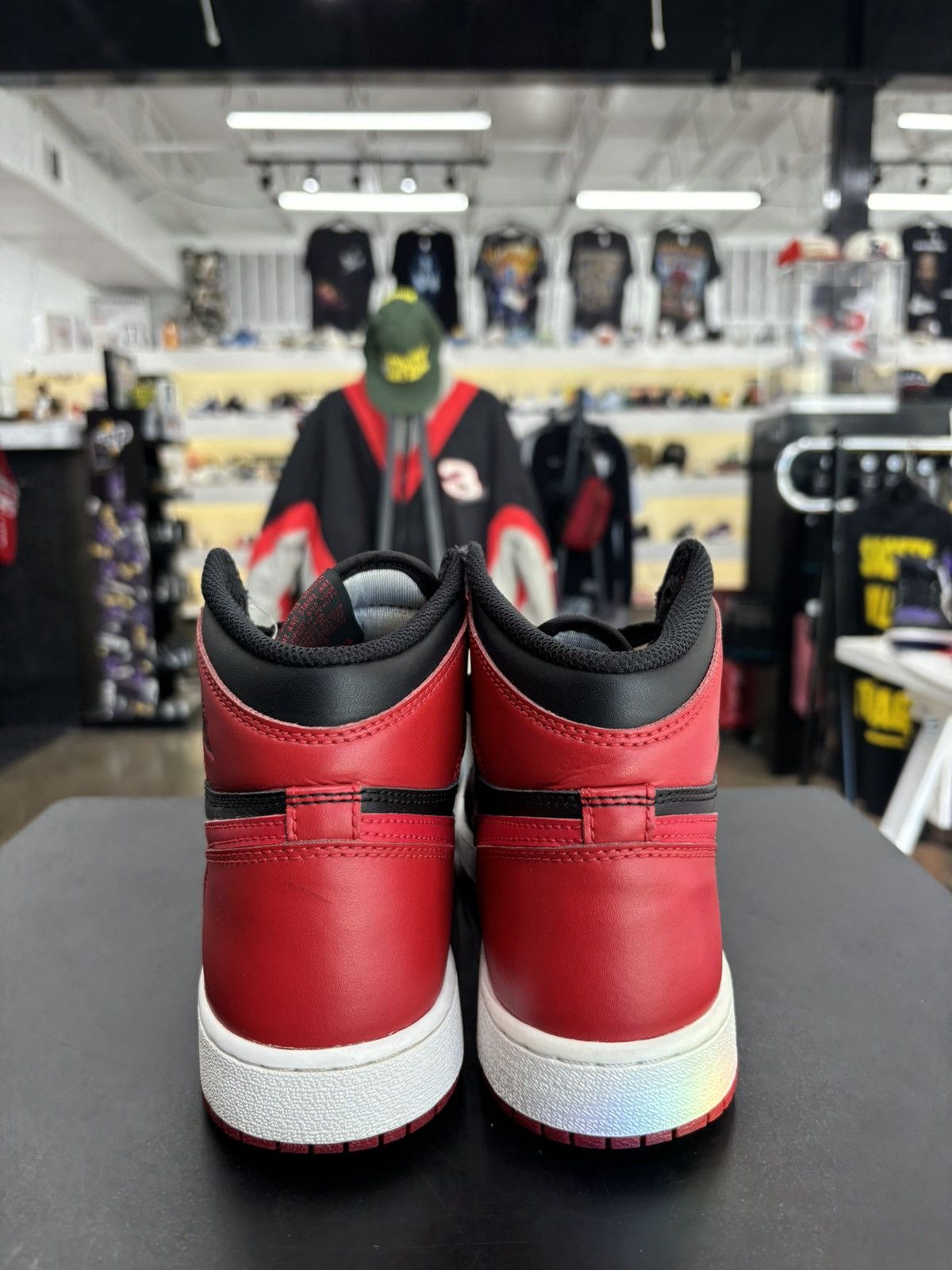 Jordan Brand × Nike Air Jordan 1 Banned Bred Sz. 6Y (2016) Size US 6 / EU 39 - 3 Thumbnail