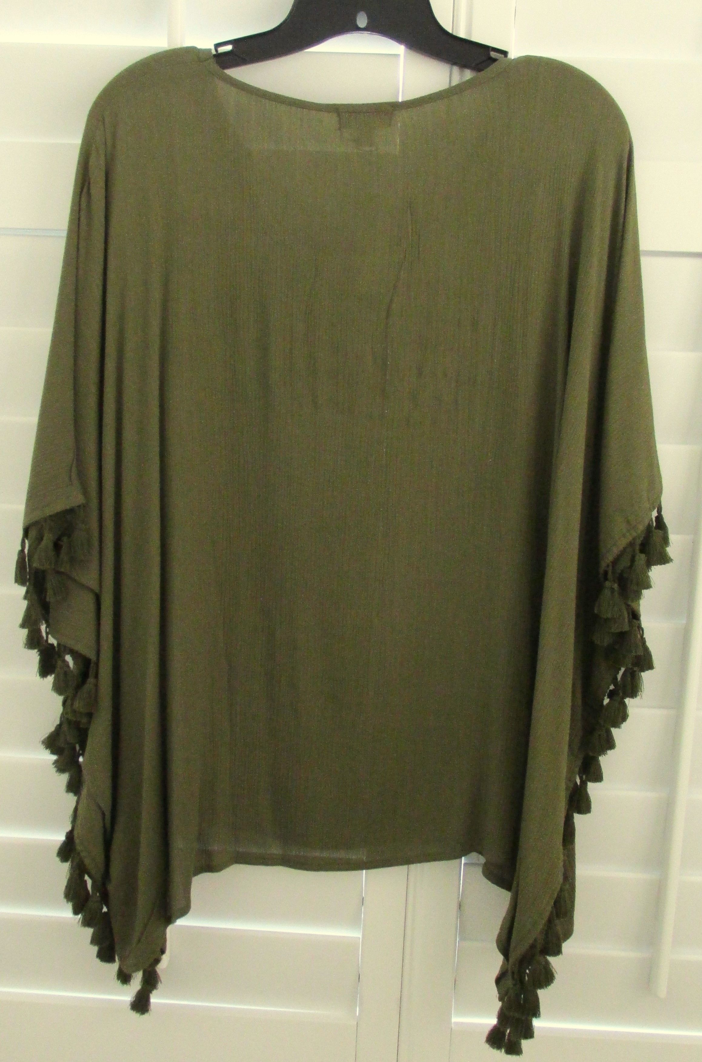 Other Charming Charlie(NWT) Women's Poncho Style Blouse Size SM. Size S / US 4 / IT 40 - 5 Thumbnail