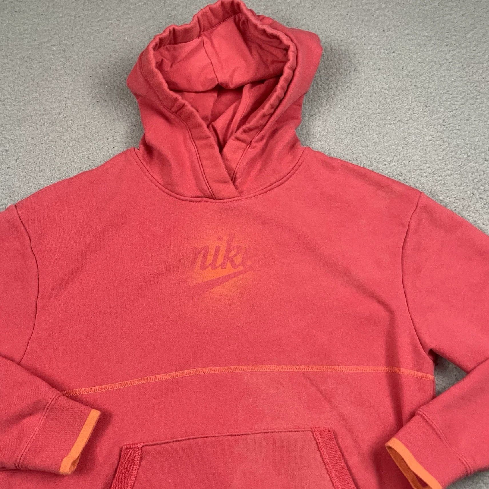 Nike VINTAGE Nike Sweatshirt Hoodie Mens S Pink Crew Neck Pullover Graphic Print Swoosh Essential Fade Red Workout All Seasons Size US S / EU 44-46 / 1 - 2 Thumbnail
