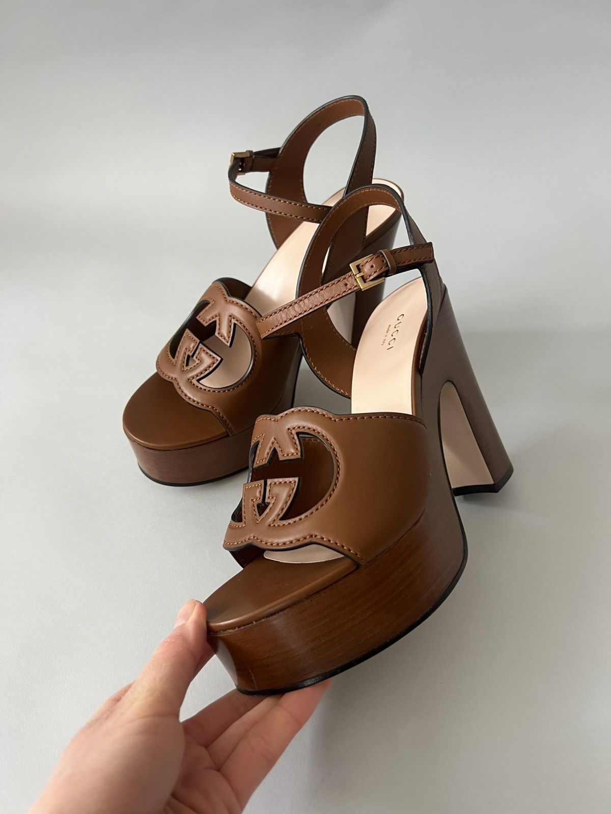 Gucci Interlocking G leather sandals in brown Size US 10.5 / IT 40.5 - 2 Thumbnail