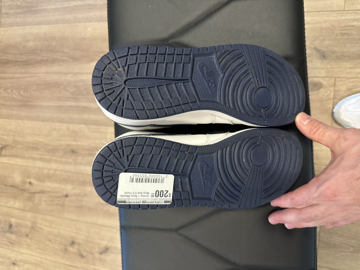 Nike Jordan 1 retro Size US 6.5 / EU 39-40 - 6 Thumbnail