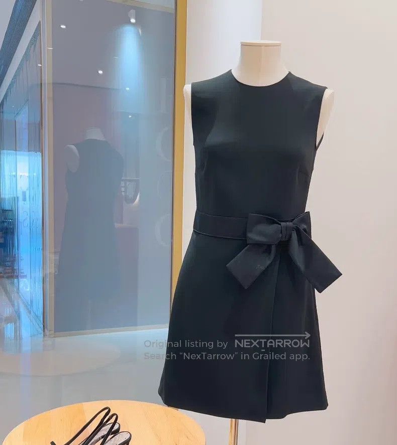 Valentino Valentino dress Size S / US 4 / IT 40 - 1 Thumbnail