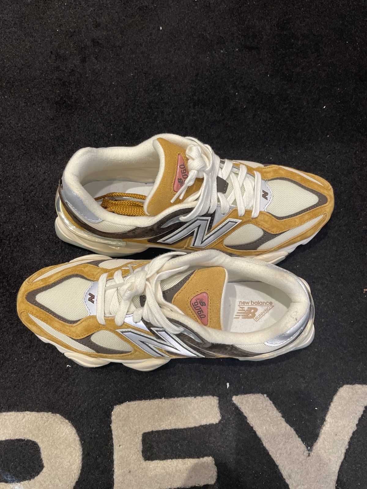 New Balance New Balance 9060 Workwear Size US 8.5 / EU 41-42 - 2 Thumbnail