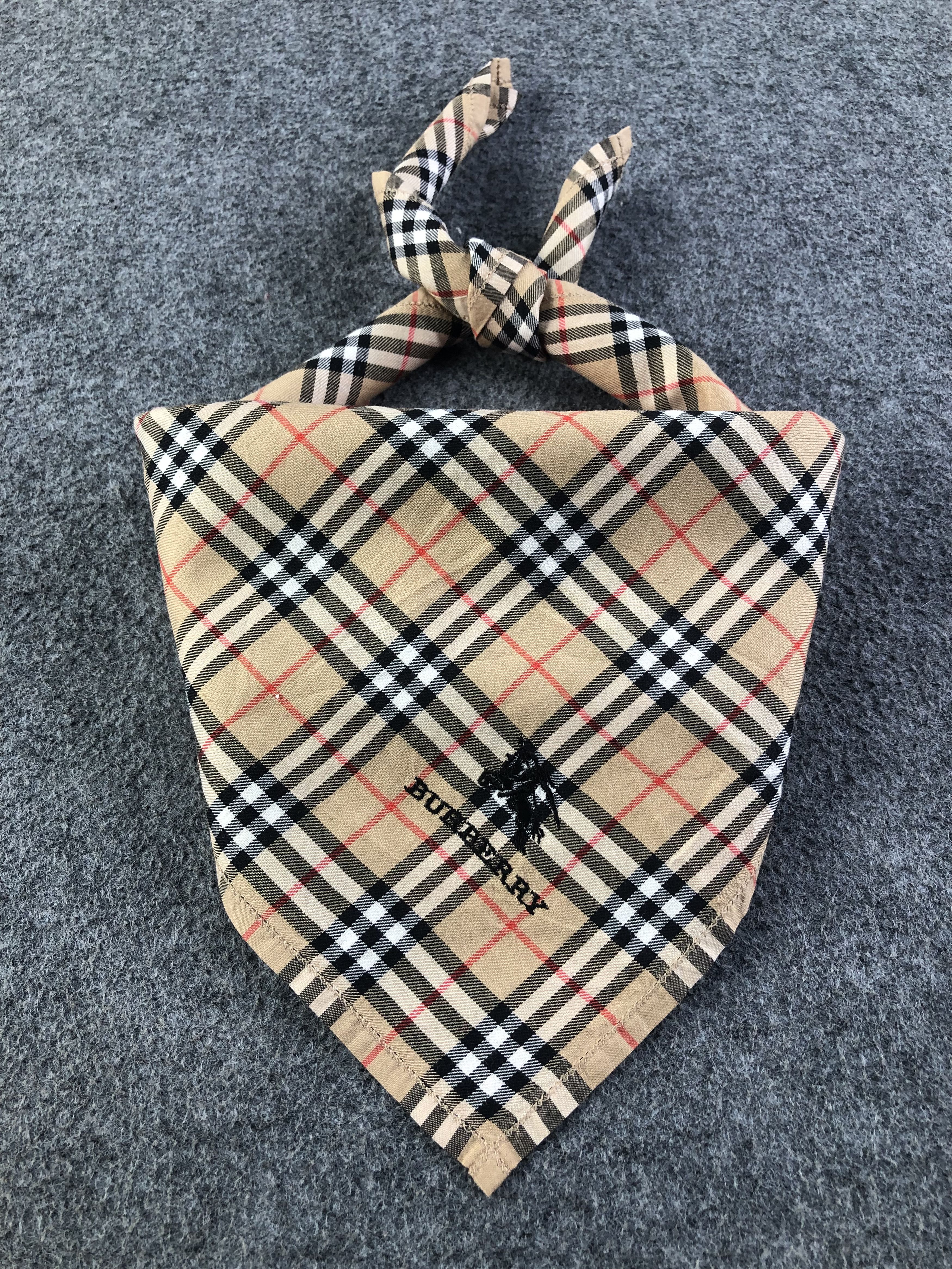 Burberry Burberry Handkerchief / Bandana / Neckerchief Size ONE SIZE - 1 Thumbnail