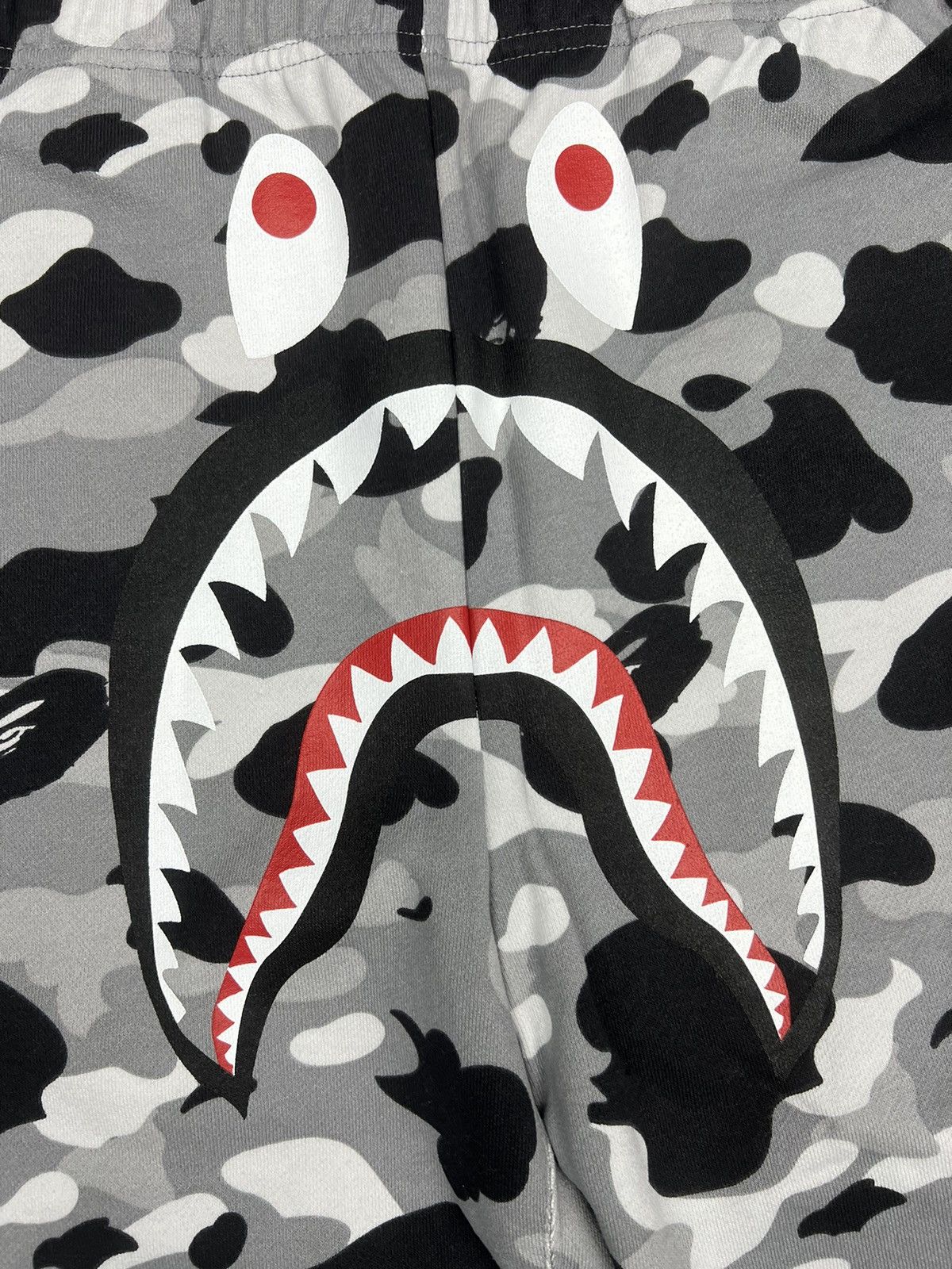 Bape Bape 1st Camo Shark Sweat Shorts Size US 34 / EU 50 - 2 Thumbnail