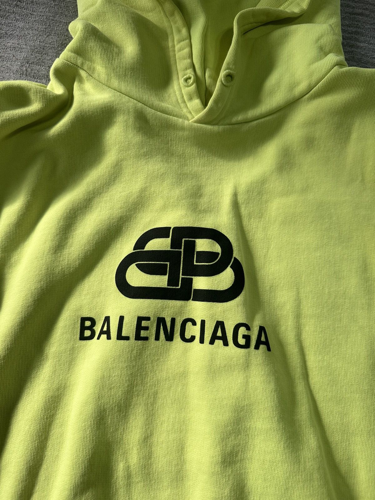 Balenciaga Balenciaga Fluo BB Neon Logo Hoodie size Small Size US S / EU 44-46 / 1 - 2 Thumbnail