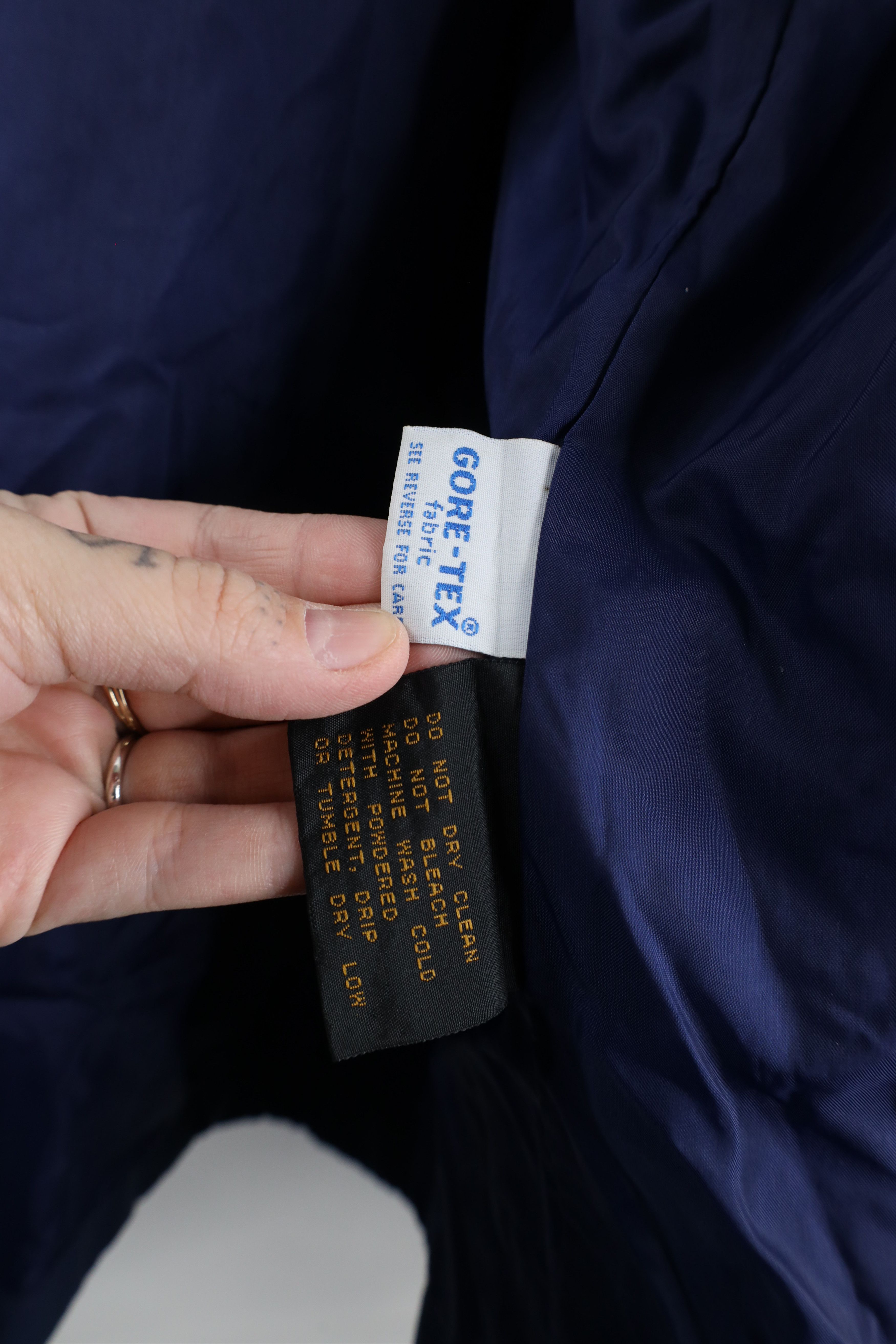 Eddie Bauer × Vintage Vintage 90s Eddie Bauer Goretex Hooded Rain Jacket Blue Size US L / EU 52-54 / 3 - 12 Thumbnail