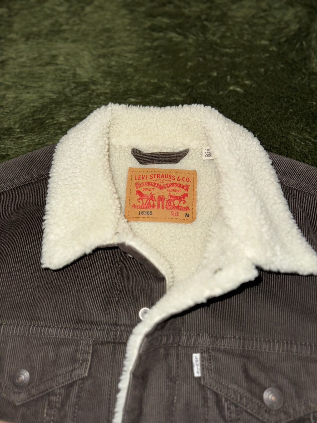 Levi's [M] Levi’s Type III Corduroy Sherpa Jacket (Brown) Size US M / EU 48-50 / 2 - 3 Thumbnail