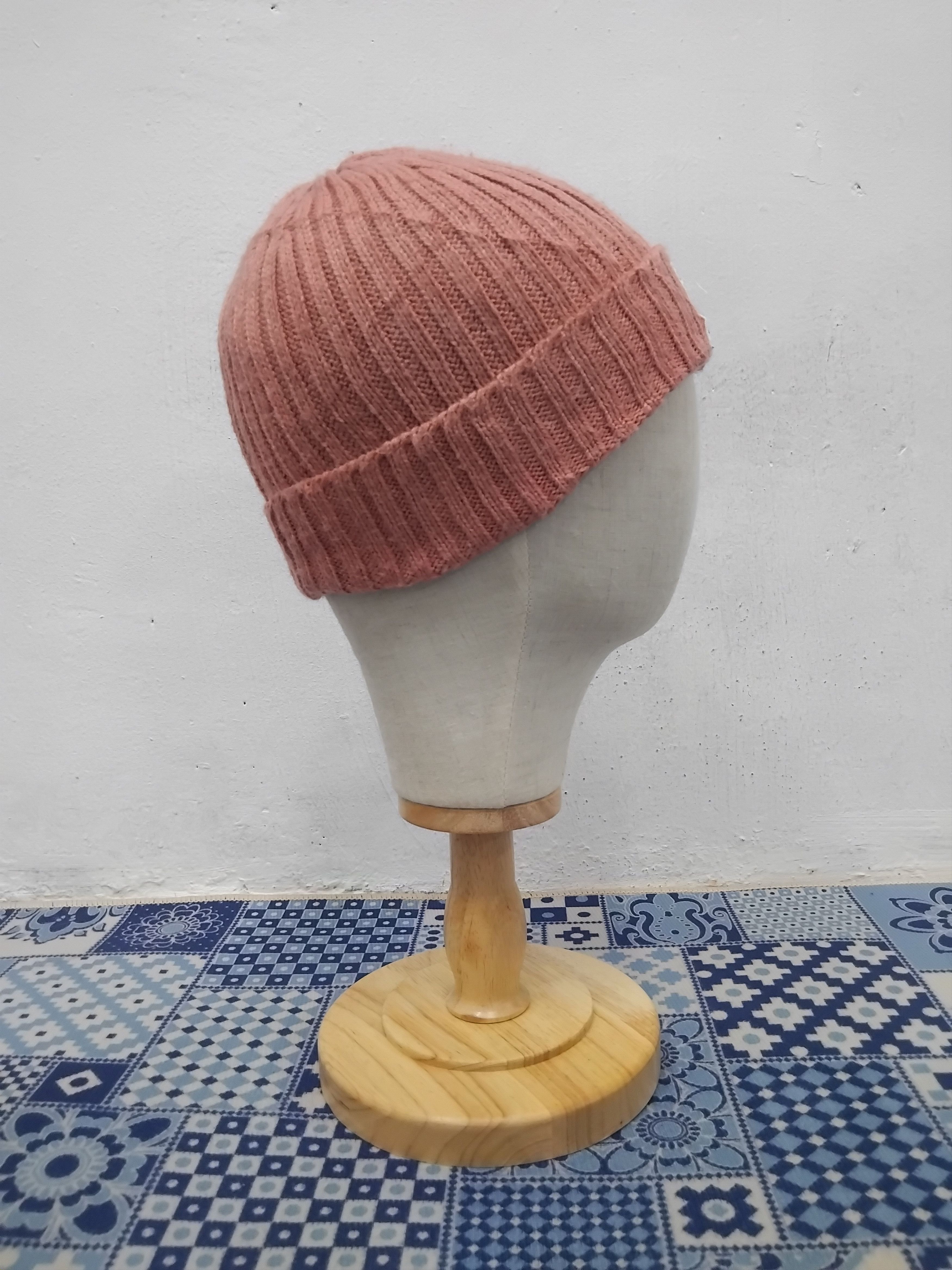 Issey Miyake 💥A.v.v peach colour Beanie hat Size ONE SIZE - 5 Thumbnail