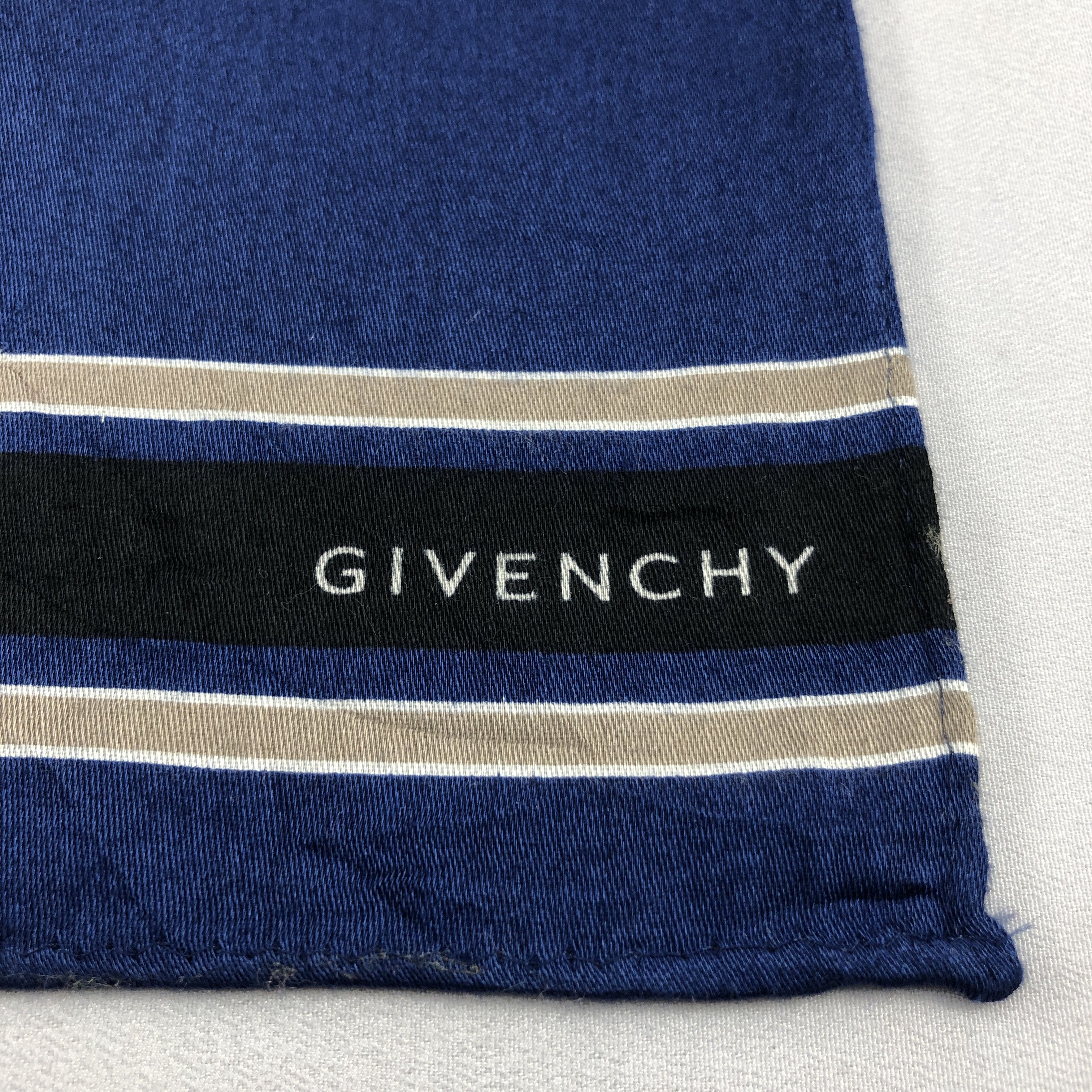 Givenchy Givenchy Handkerchief Neckerchief Bandana H3051 Size ONE SIZE - 3 Thumbnail