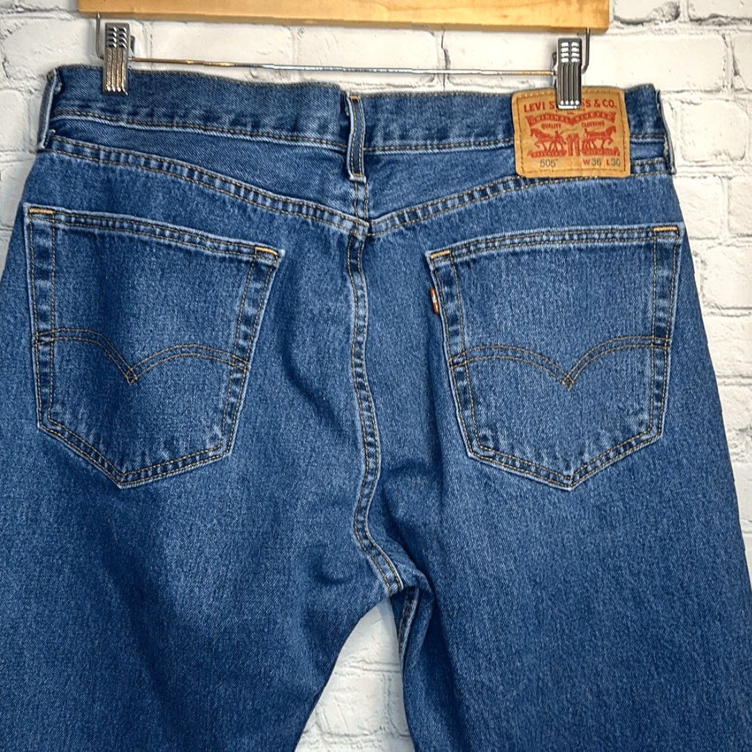 Levi's VINTAGE Levi's 505 Jeans Mens Regular Fit Straight Leg Jeans Blue 36x30 Size US 36 / EU 52 - 6 Thumbnail