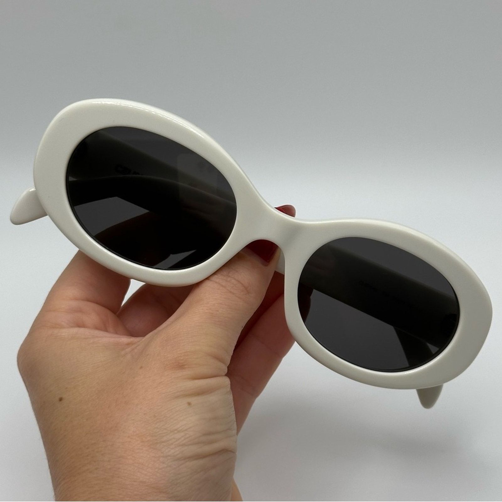 Celine CELINE Triomphe Sunglasses CL40194U Ivory/Smoke Women Size ONE SIZE - 9 Thumbnail