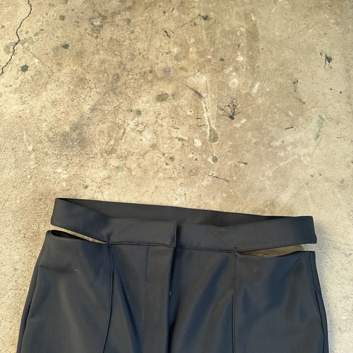 H&M × Mugler Black cut off flared pants Size 28" / US 6 / IT 42 - 19 Thumbnail