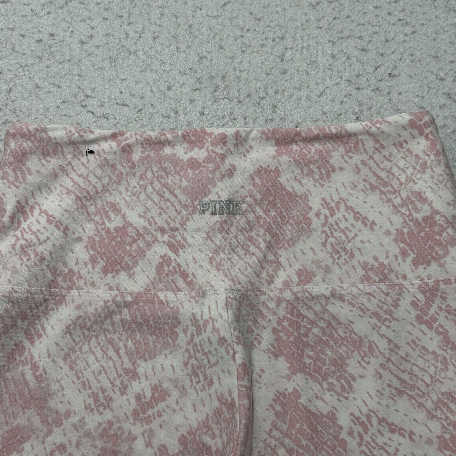 Victoria's Secret Victoria's Secret PINK Yoga Small High Rise Biker Shorts Size 28" / US 6 / IT 42 - 8 Thumbnail