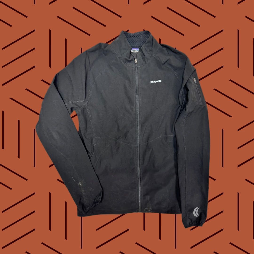 Patagonia VINTAGE Patagonia Women's Traverse Black Full Zip Activewear Jacket M Black Reflective Pockets Running Cycling Gym 90s Mens Women Boys Girls Size M / US 6-8 / IT 42-44 - 1 Thumbnail