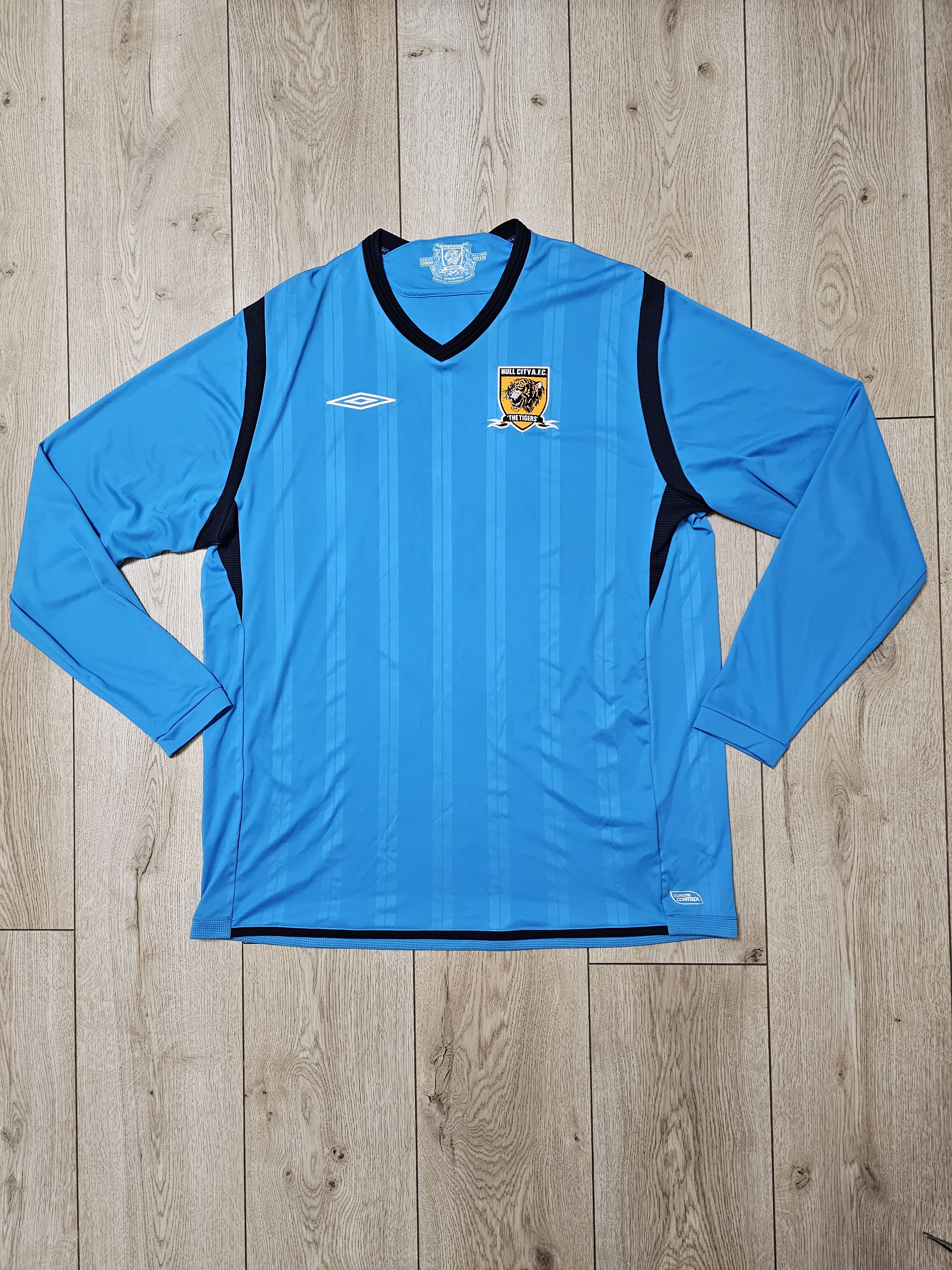 Umbro HULL CITY 2009 2010 AWAY FOOTBALL SHIRT SOCCER JERSEY Size US XL / EU 56 / 4 - 1 Thumbnail