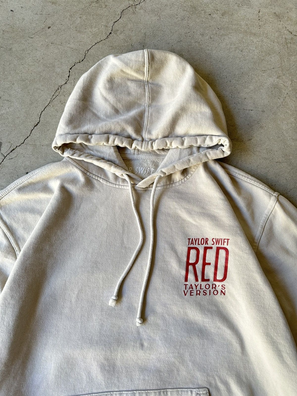Other Vintage Y2K Taylor Swift Red Tour hoodie Size US XL / EU 56 / 4 - 3 Thumbnail