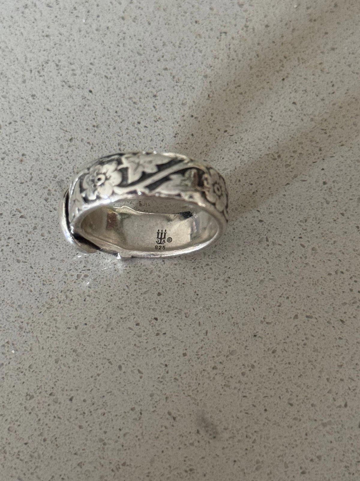 Designer Retired James Avery Buckle Ring Sterling Silver l Size 8 Size ONE SIZE - 3 Thumbnail