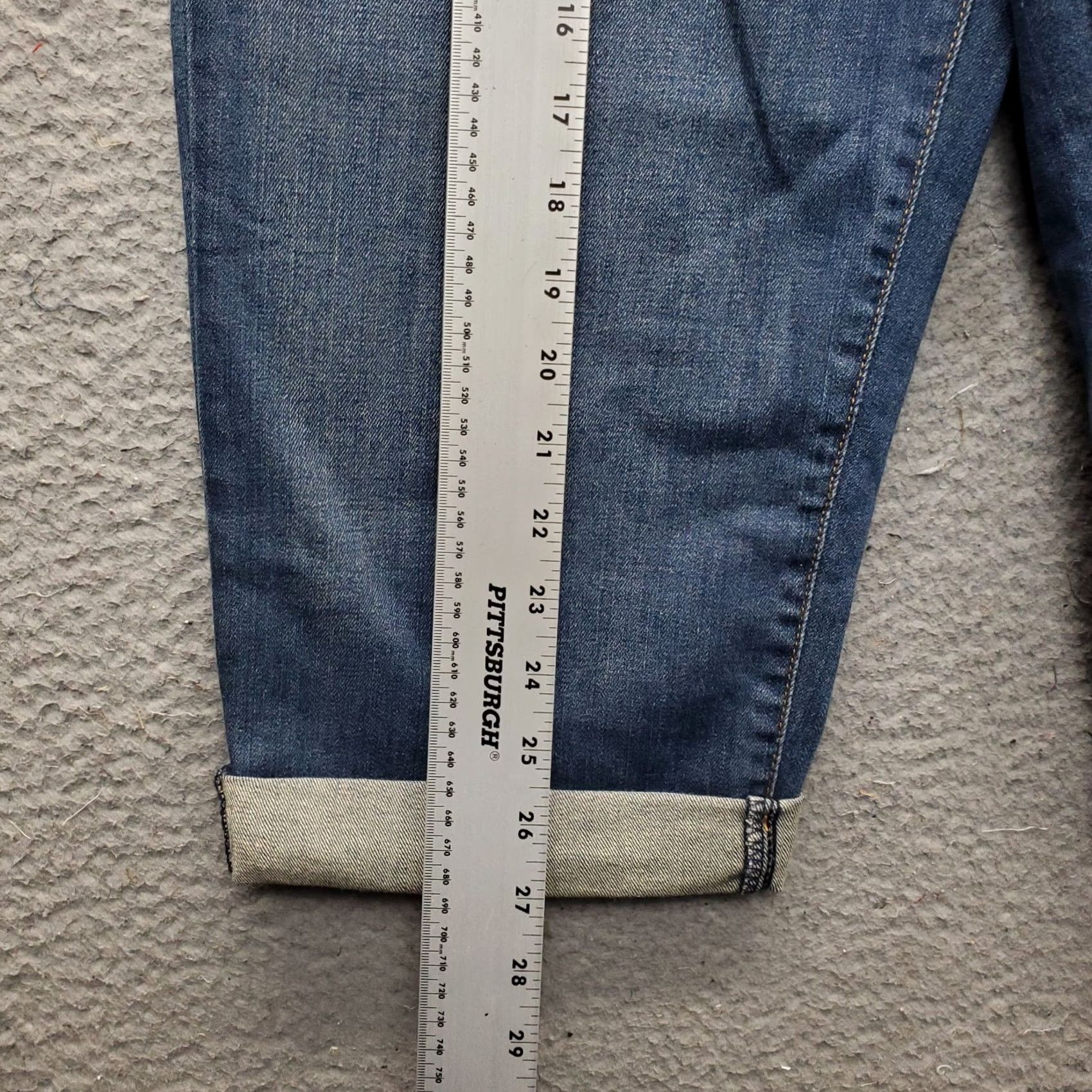 Levi's Levi's Womens Size 10 Blue Denim Capri Jeans Cropped Hem 27" Inseam 17.25" Regular Fit 34" Waist Red Tab Double Stitch Pockets Size 32" / US 10 / IT 46 - 5 Thumbnail