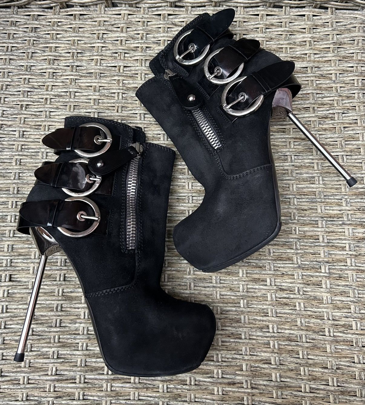 Vintage Gianmarco Lorenzi Suede Belted Zipper Metal Stiletto Heels Size US 5 / IT 35 - 4 Thumbnail