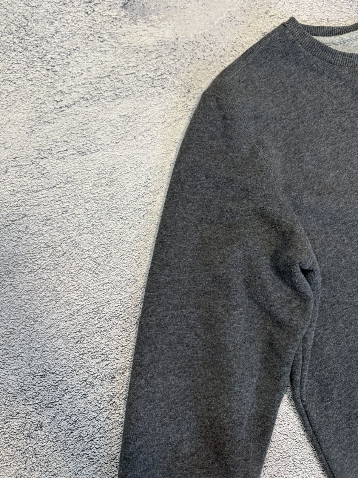 Nike Nike Men Grey Sweatshirt Swoosh Logo Crewneck Basic Pullover Size US M / EU 48-50 / 2 - 9 Thumbnail