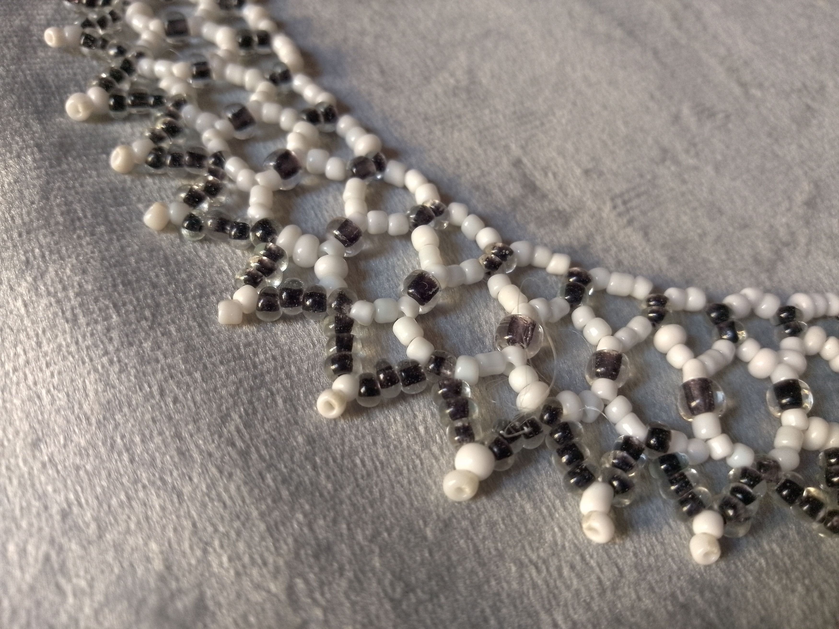 Handmade Necklace Black/White Embroidered Netted Elegant Size ONE SIZE - 10 Thumbnail