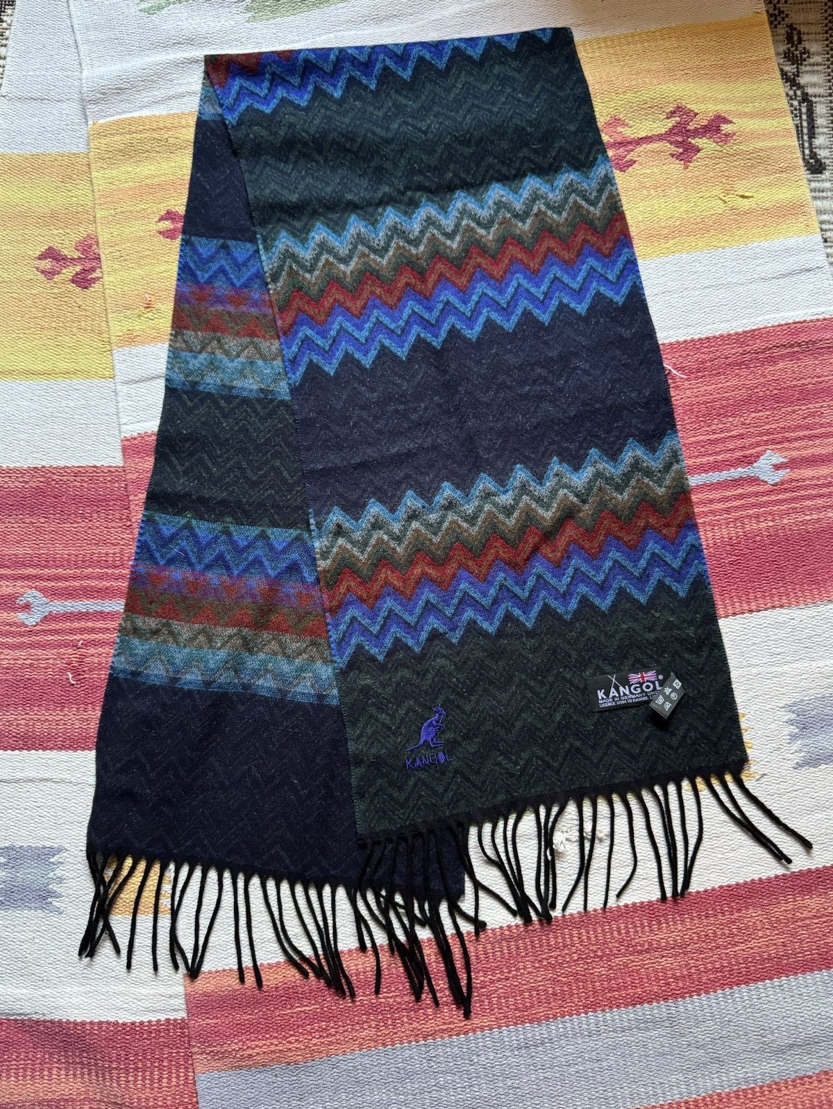 Vintage Vintage 00’s Kangol y2k Aztec Navy Scarf Size ONE SIZE - 1 Thumbnail