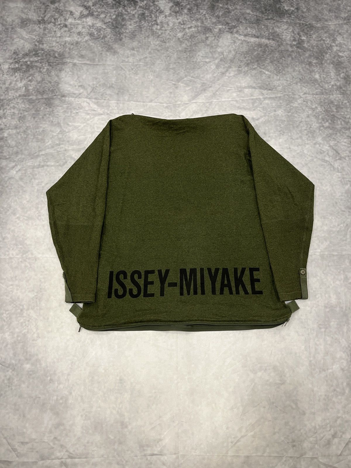 Issey Miyake Issey Miyake Transformable Zip Sweatshirt & Backpack Size US S / EU 44-46 / 1 - 2 Thumbnail