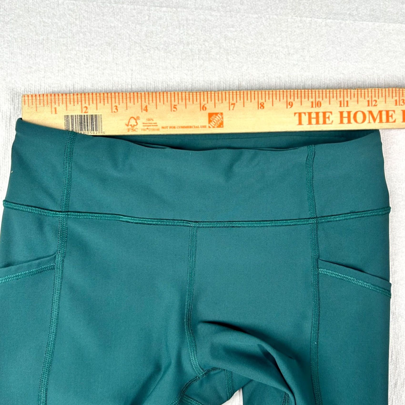 Lululemon Lululemon Leggings Womens 6 Tightest Reflect Low-Rise Capri Scalloped Green 24 in Inseam 25 in Tapered Size 6 Cotton/Poly? (Note: Re-check) Size 28" / US 6 / IT 42 - 6 Thumbnail
