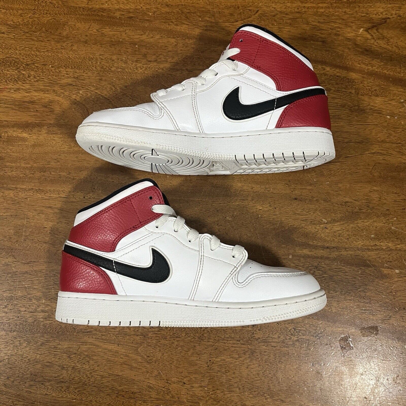 Jordan Brand Size 6Y, 7.5 Women’s- Air Jordan 1 Mid White Chicago Size US 7.5 / IT 37.5 - 3 Thumbnail