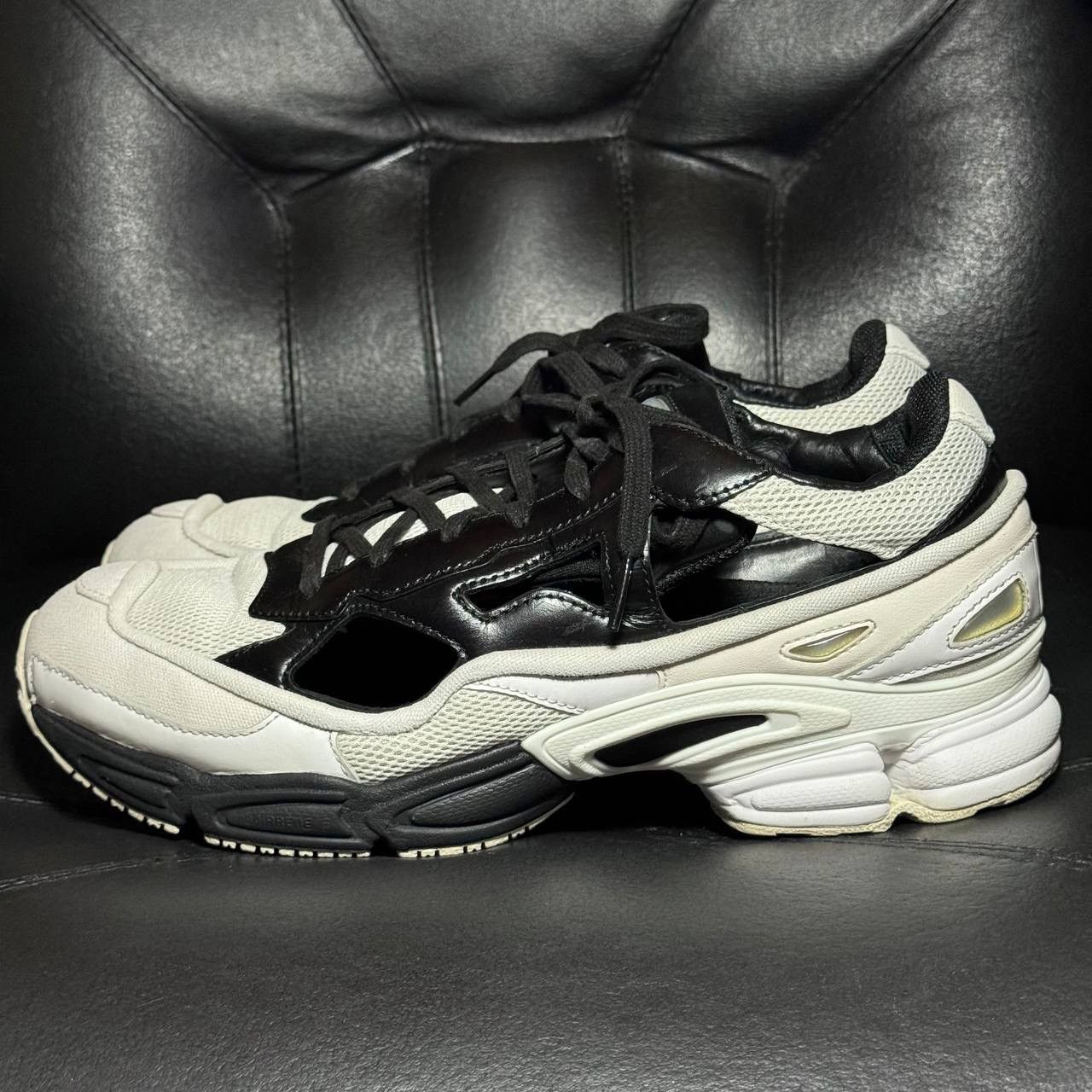Adidas × Raf Simons 9,5US Adidas Raf Simons Ozweego Replicant Black White Size US 9.5 / EU 42-43 - 3 Thumbnail