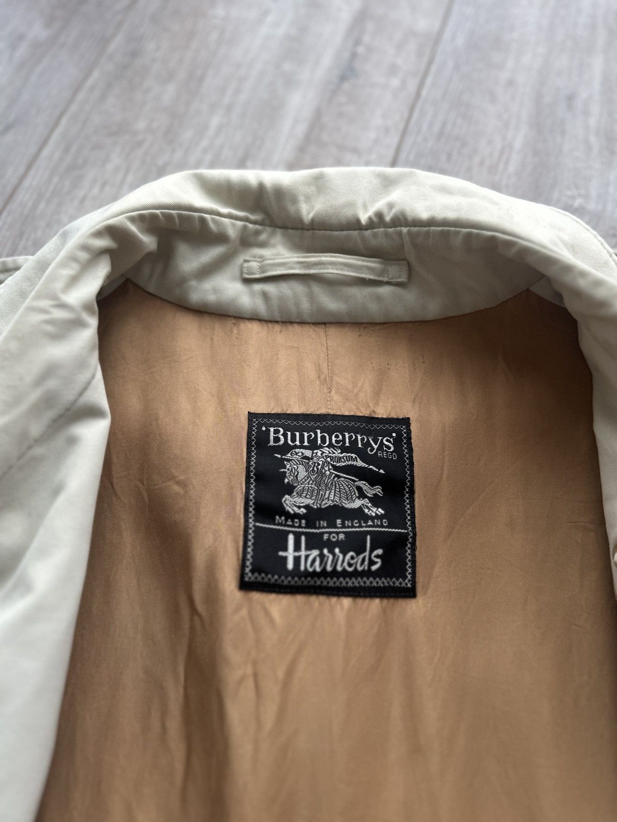 Burberry Vintage 90’s Burberry’s nova check men’s trench coat Size US L / EU 52-54 / 3 - 10 Thumbnail