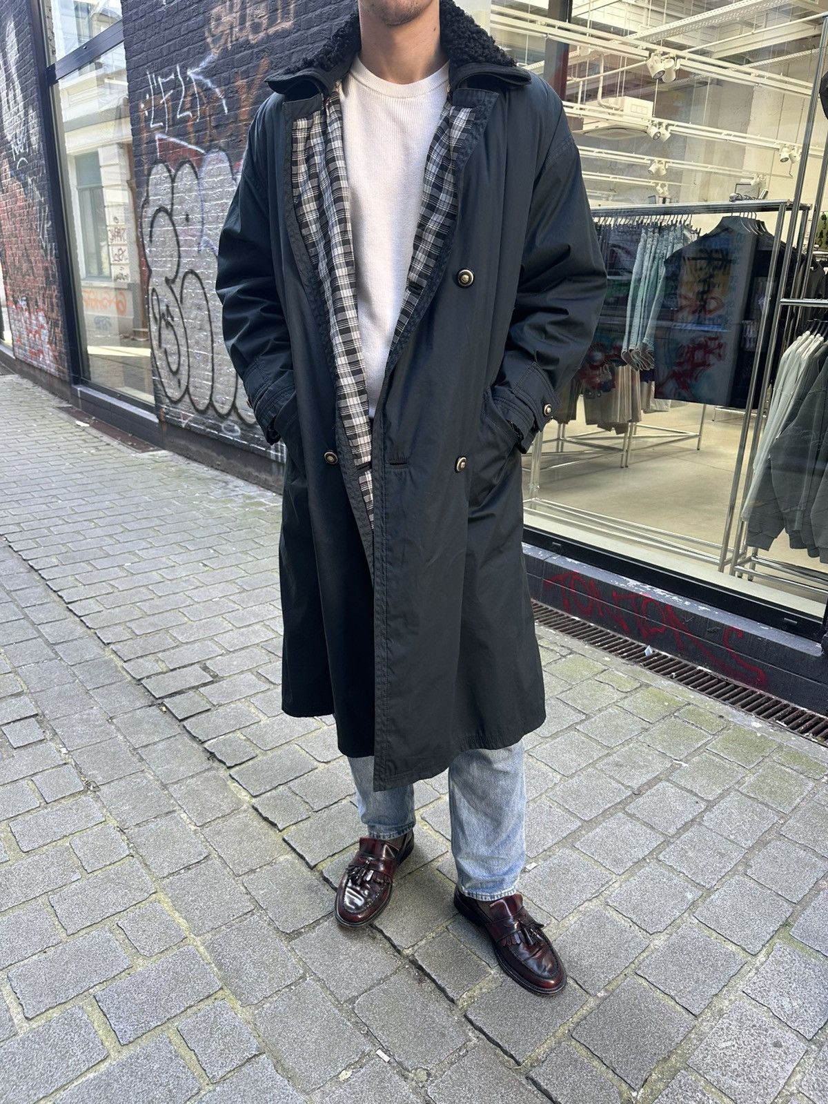 Versace Gianni Versace 1992 Double Breasted Overcoat, Medusa buttoms Size US M / EU 48-50 / 2 - 2 Thumbnail