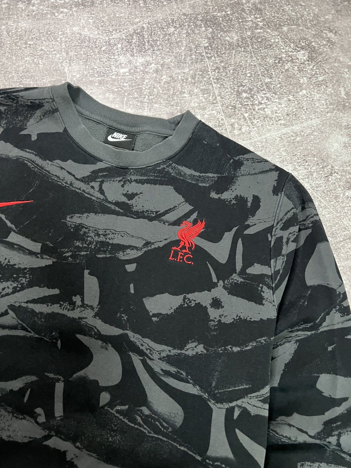 Nike Sweatshirt Nike Liverpool Logo Rare size XL Size US XL / EU 56 / 4 - 3 Thumbnail
