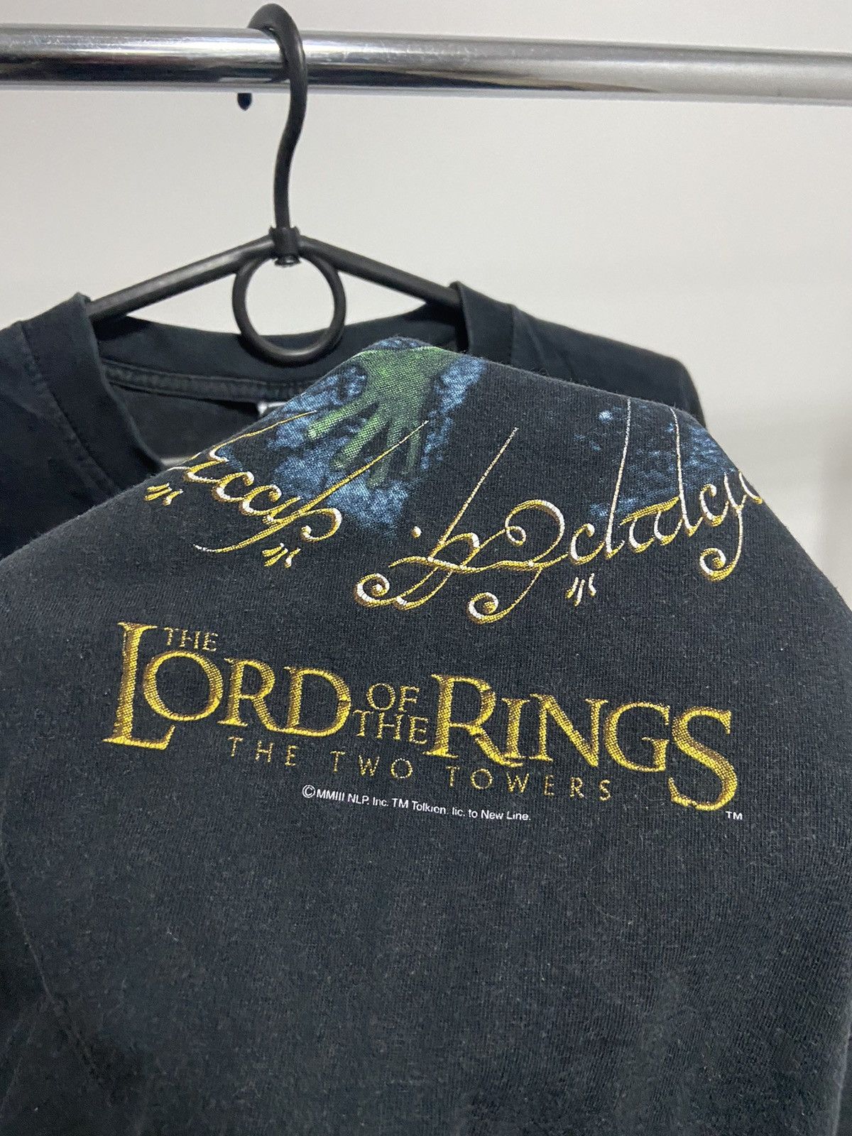 Vintage Lord of the rings two towers Gollum big print 2003 t shirt Size US XL / EU 56 / 4 - 4 Thumbnail