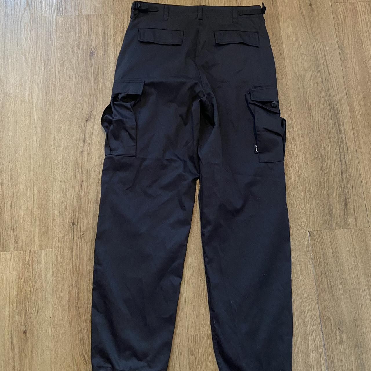 Other Black cargo trousers with adjustable waist, featuring Size US M / EU 48-50 / 2 - 3 Thumbnail