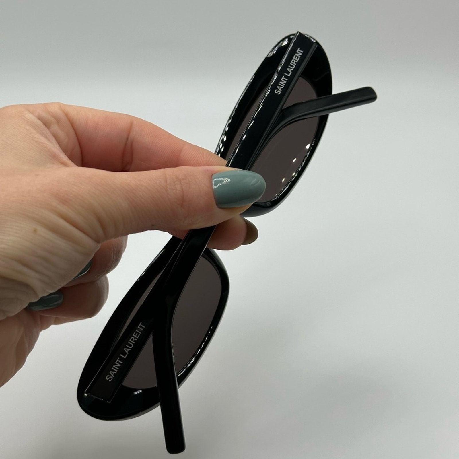 Yves Saint Laurent BRAND NEW SAINT LAURENT SUNGLASSES SL557 SHADE 001 Black Size ONE SIZE - 11 Thumbnail