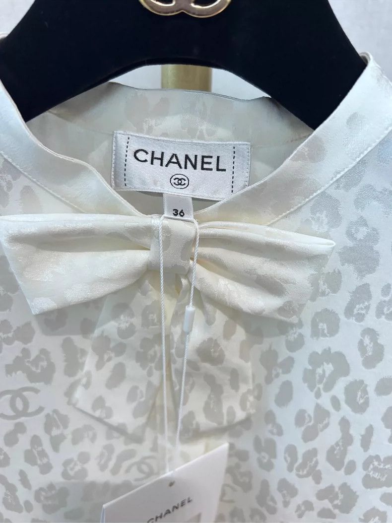 Chanel Chanel 23a silk shirt Size XS / US 0-2 / IT 36-38 - 2 Thumbnail