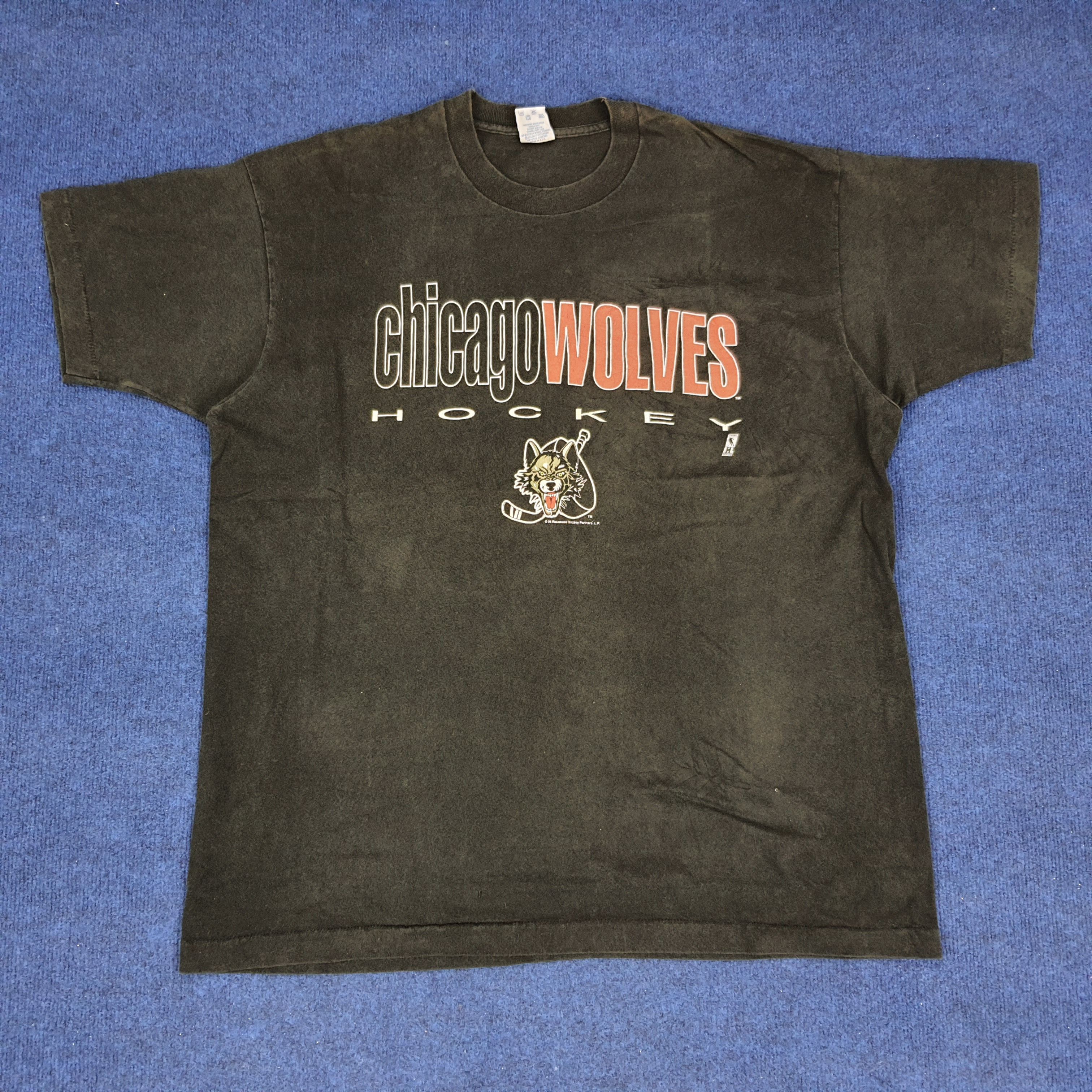 NHL × Vintage Vintage NHL Chicago Wolves Hockey T-shirt Size US XL / EU 56 / 4 - 1 Thumbnail