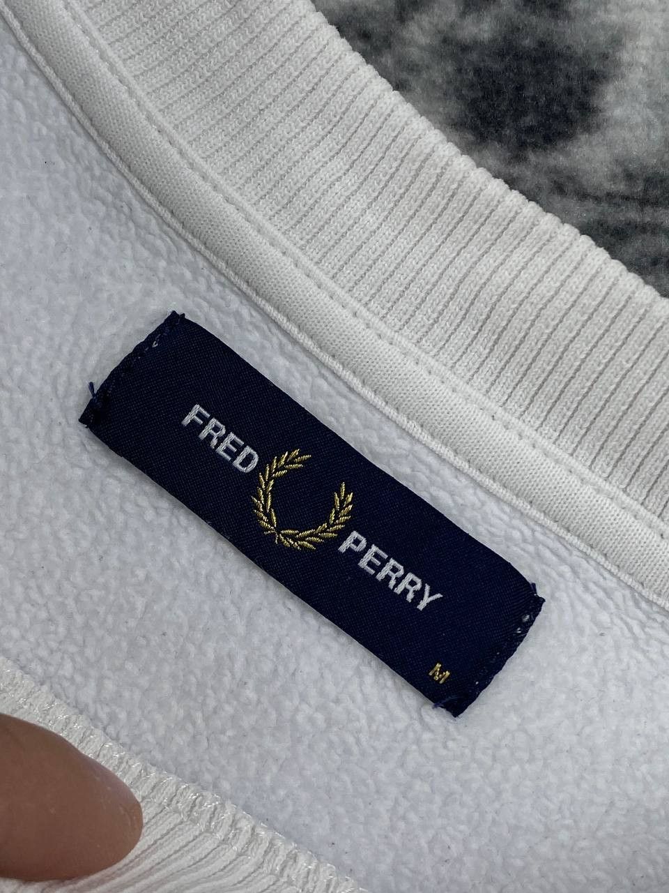 Fred Perry Fred Perry Big Logo Sweatshirt Men Size M White Size US M / EU 48-50 / 2 - 5 Thumbnail
